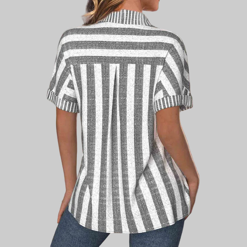 Jaroslava - Dámská pruhovaná košile s knoflíky a přední kapsou