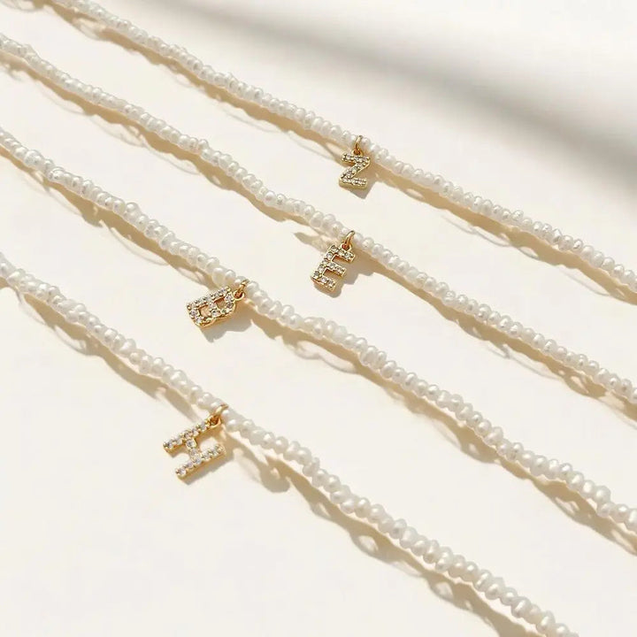 ABC - Náhrdelník s perlami a iniciálou osázenou kamínky