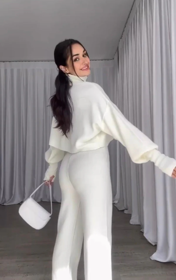 Naomi - Elegantní a svěží souprava