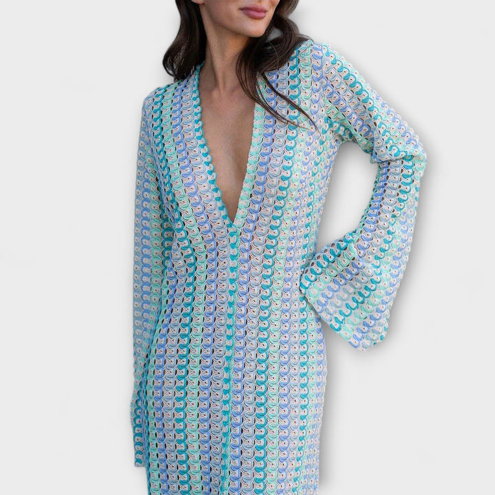 Dorota - Plavkové šaty s výstřihem do V a nádechem dovolené