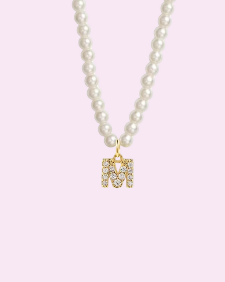 ABC - Náhrdelník s perlami a iniciálou osázenou kamínky