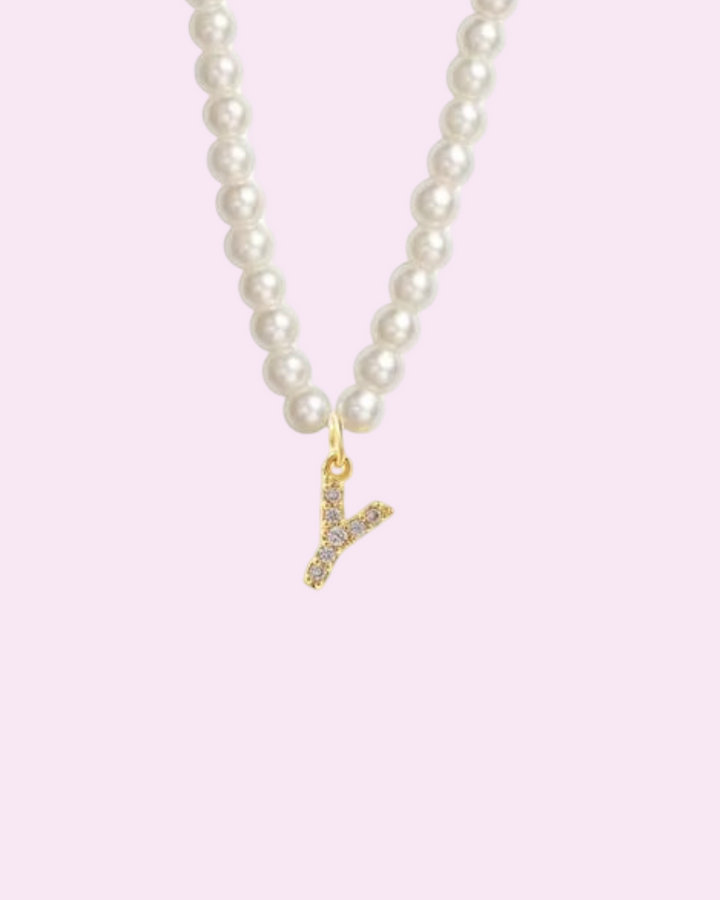ABC - Náhrdelník s perlami a iniciálou osázenou kamínky