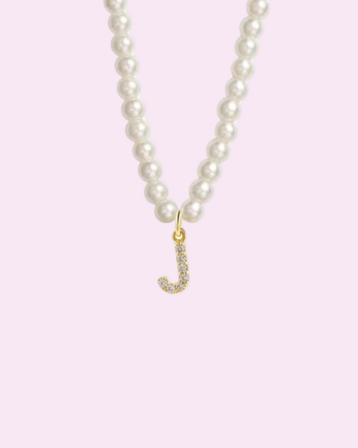 ABC - Náhrdelník s perlami a iniciálou osázenou kamínky