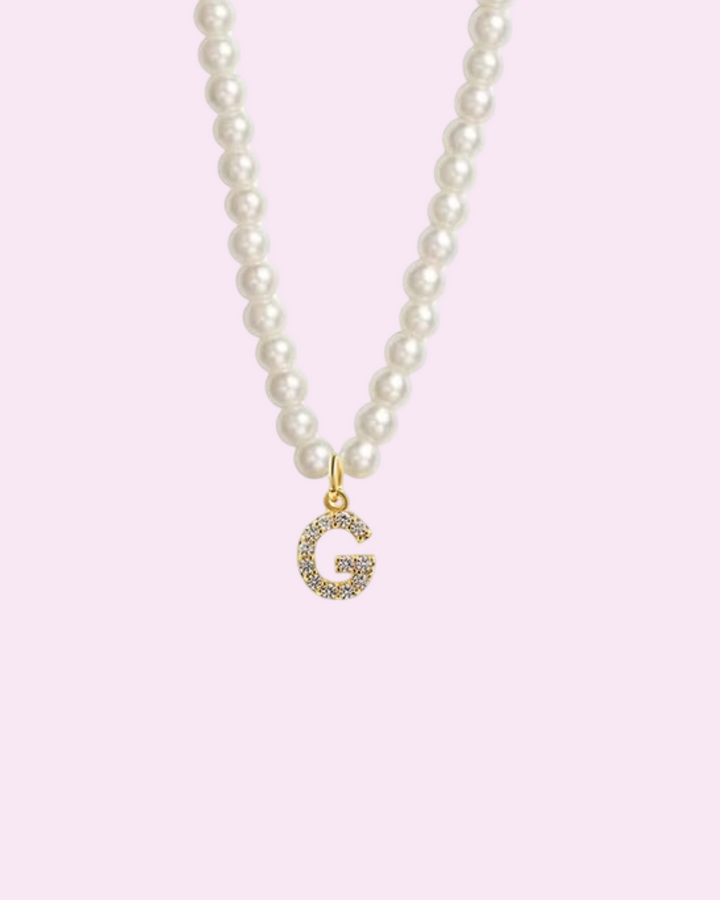 ABC - Náhrdelník s perlami a iniciálou osázenou kamínky