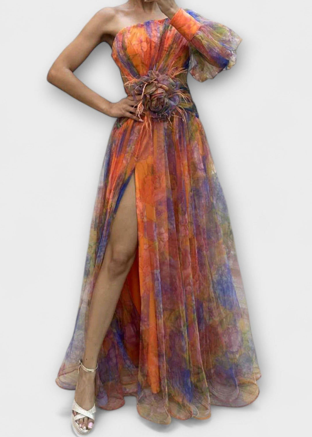 Amálie - Šaty s jedním rukávem a rozparkem