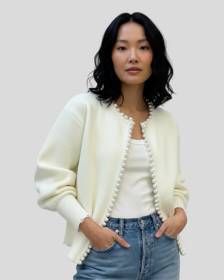 Lunara - Elegantní kardigan s perlovými detaily.